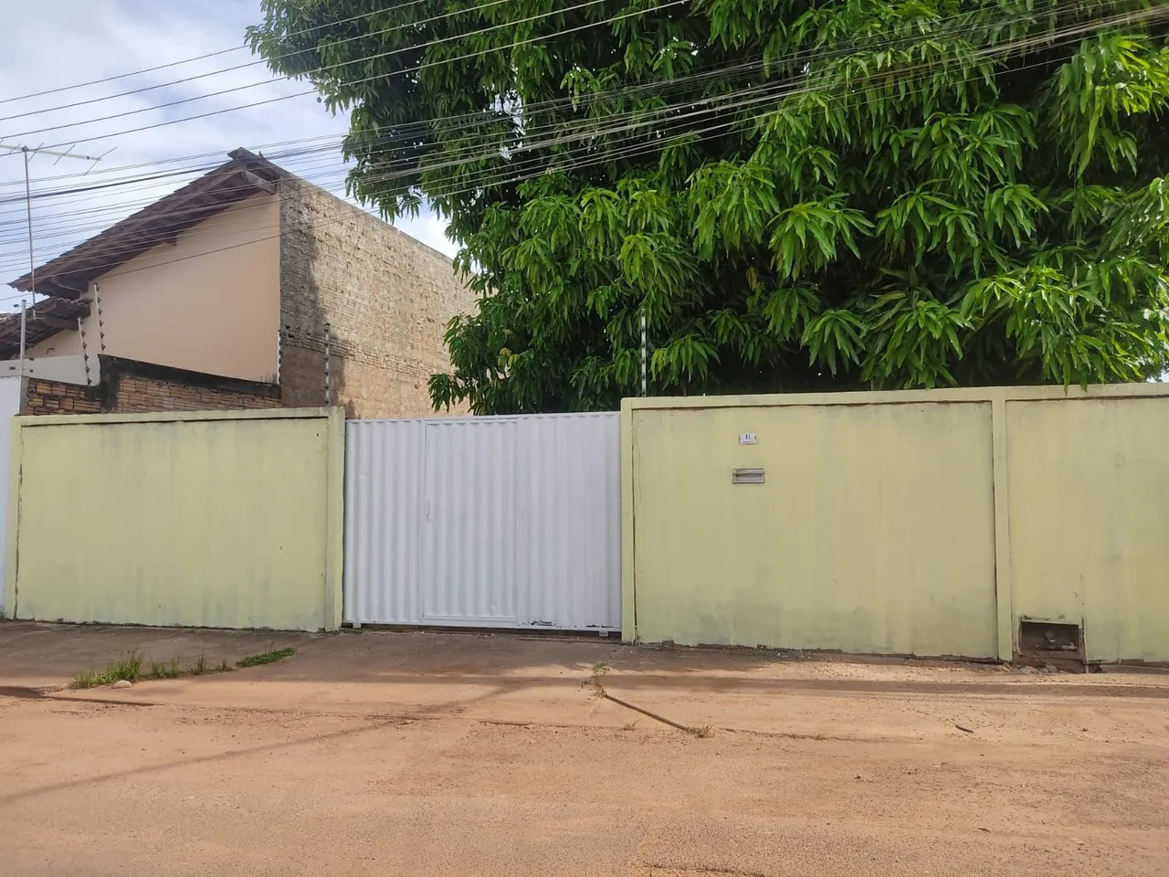 Aluga-se Casa com Excelente Localização no Bairro Cinturião verde