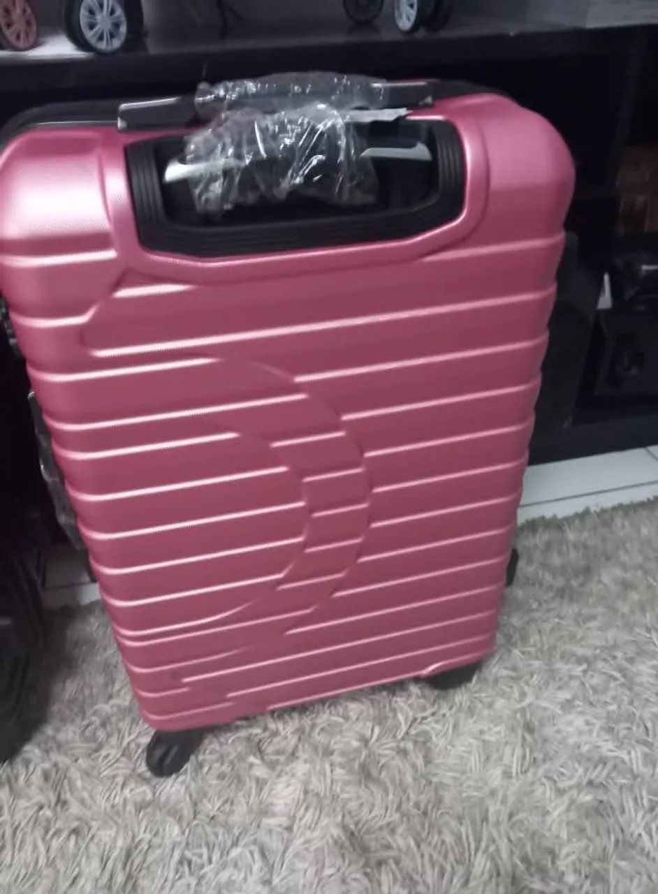 Malas de bordo de 10kg<br>Ou mala M 23 kg <br>Rodas 360 malas novas - Foto 5