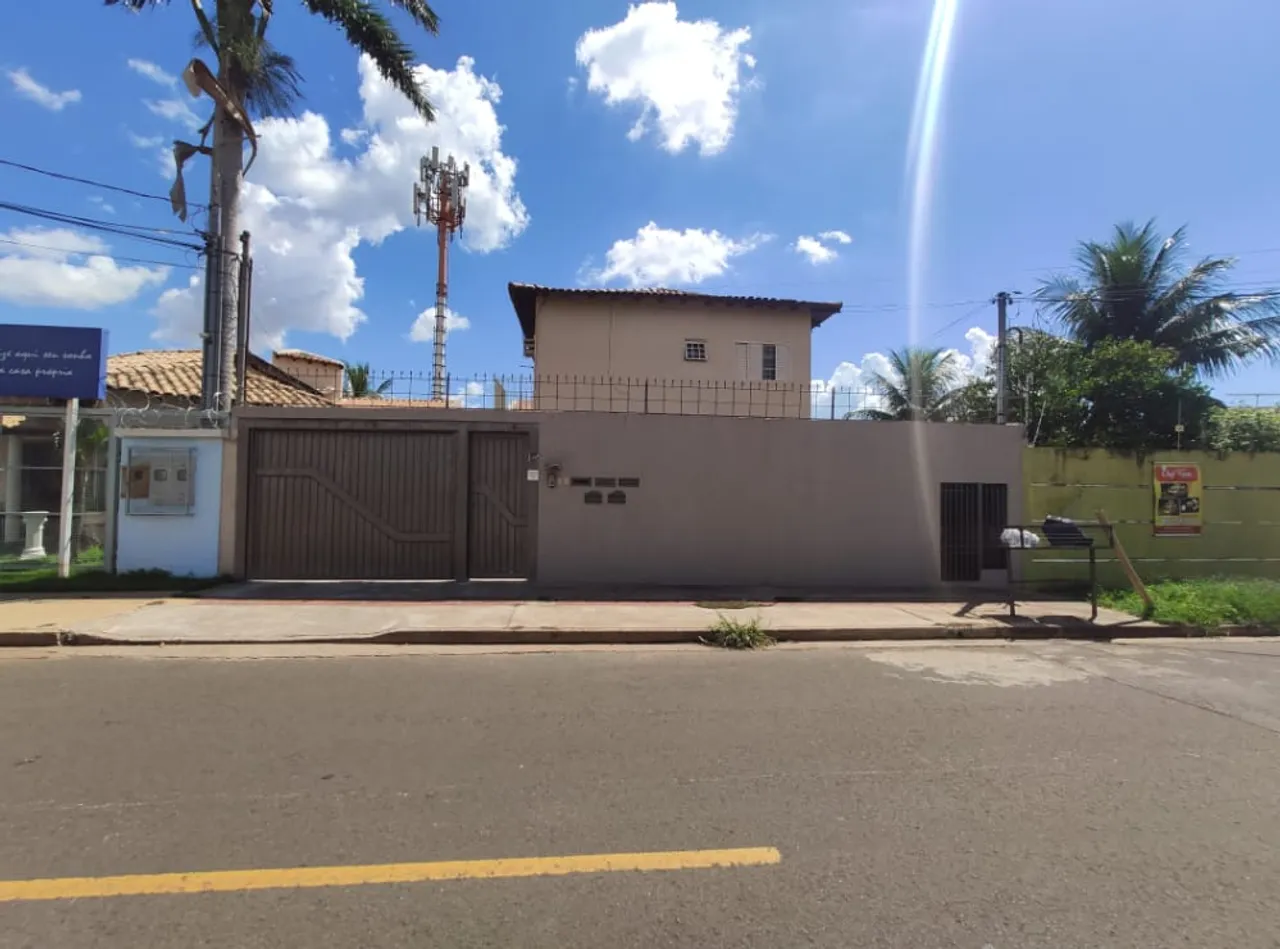 Sobrado para aluguel possui 100 metros quadrados com 2 quartos em Vila Palmira - Campo Gra