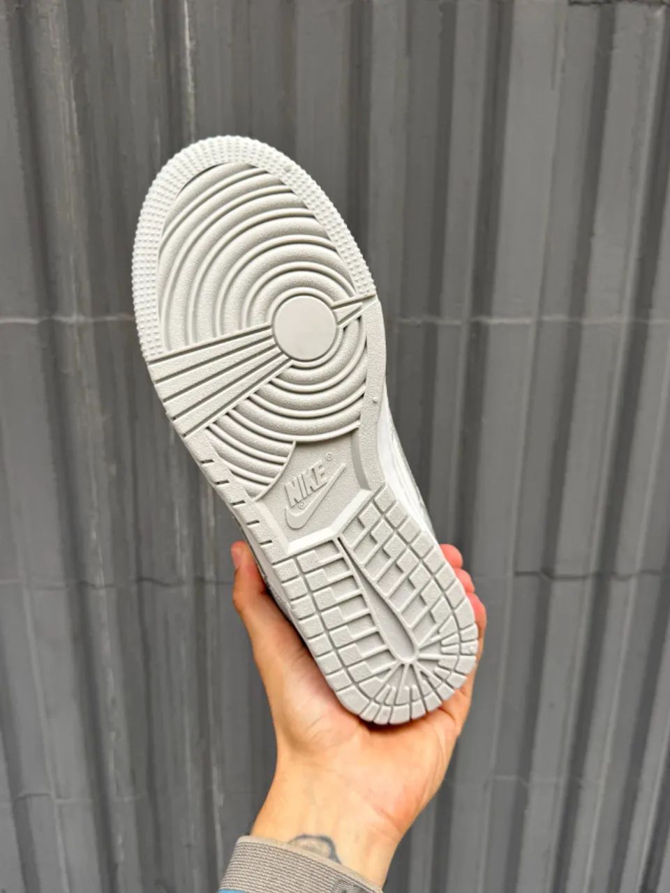 Tênis Nike Sb Dunk Low Cinza Unissex - Foto 6
