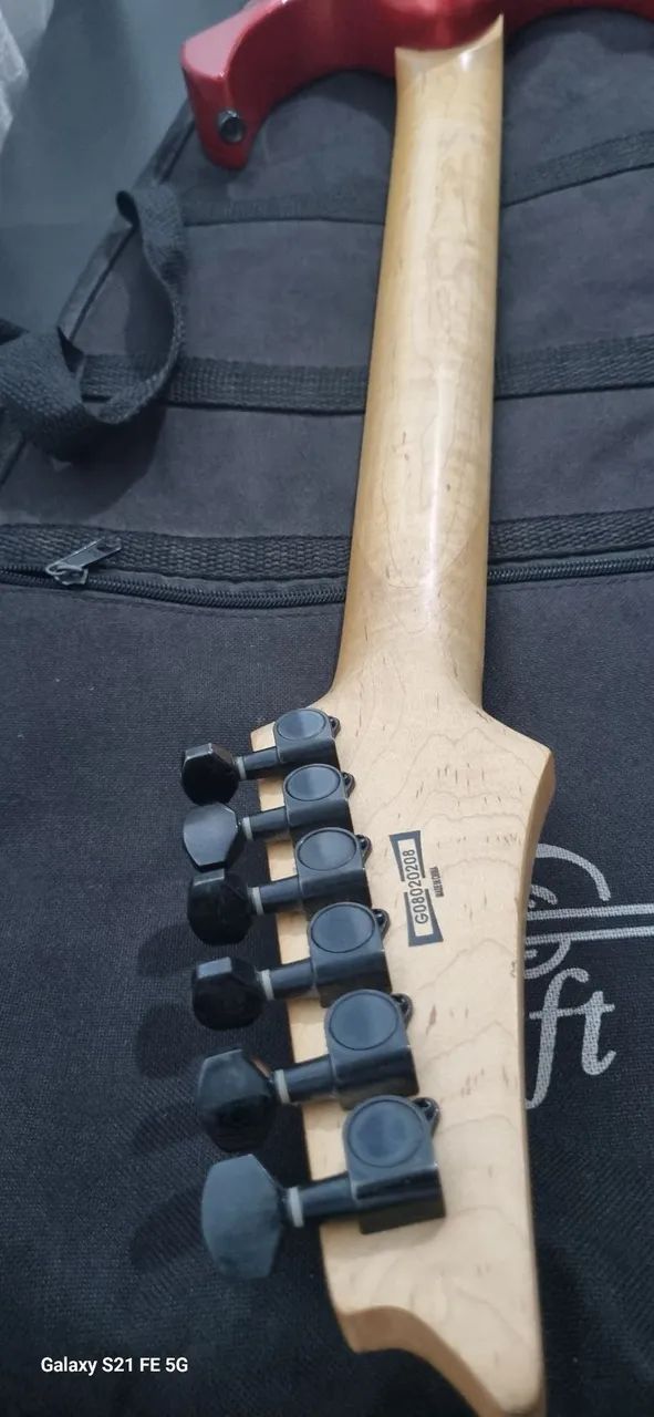 Guitarra Ibanez Rg270 com case e alavanca - Foto 3