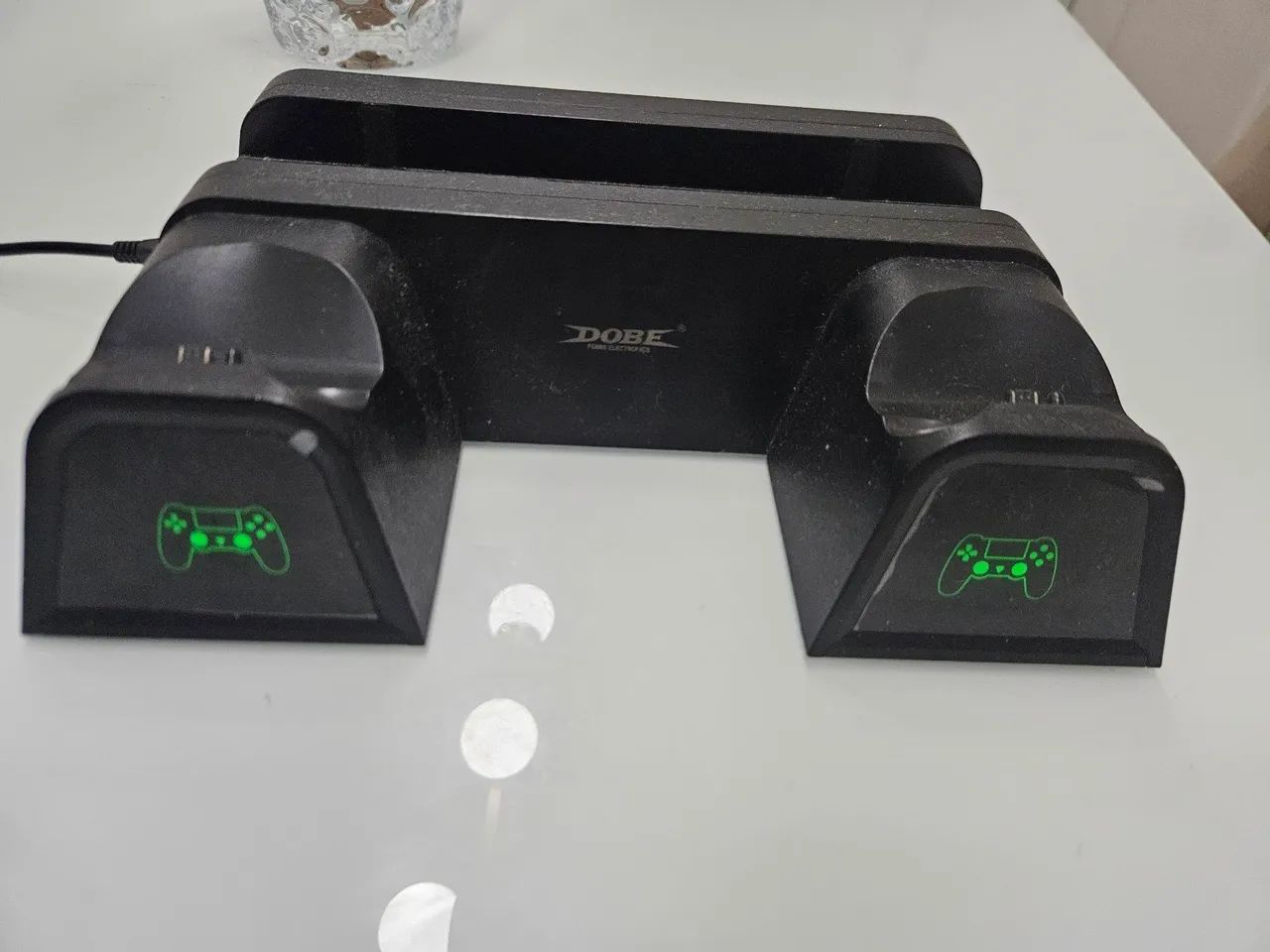 Carregador Dual para Controle PS4 - DOBE