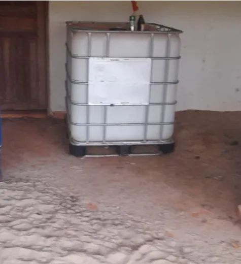 Vendo 2 tanques para diesel -1000 litros cada 