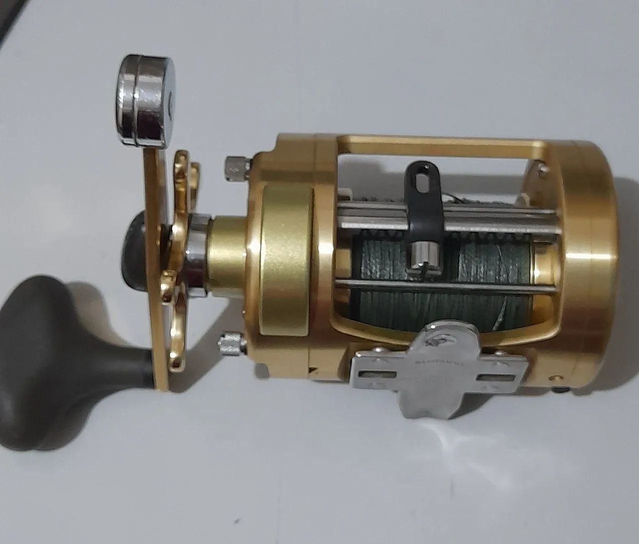 Carretilha Shimano Calcutá 700B - Foto 4