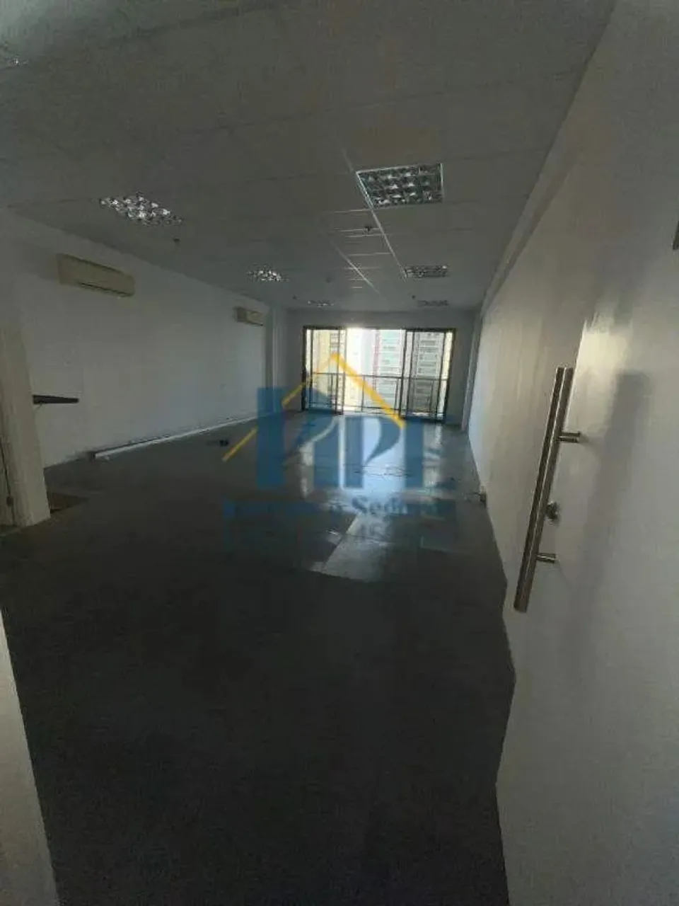 Sala comercial Espaço Cerâmica - Pronta a receber seu negócio!