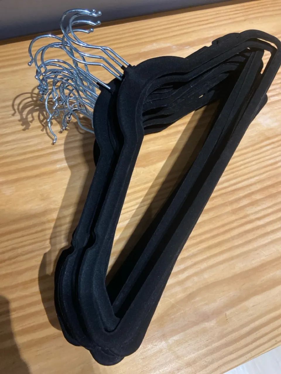Cabides de Veludo Preto - Pack Econômico