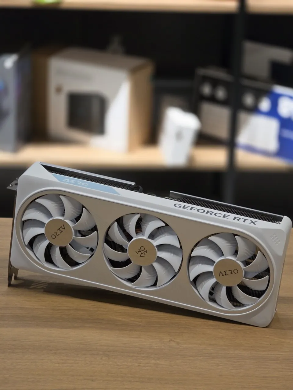 RTX 4070 12gb Aero Gigabyte