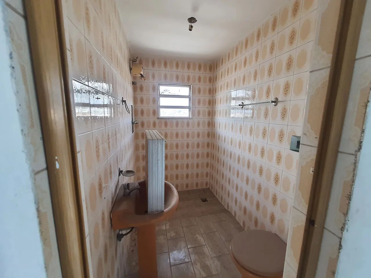 Prédio de 4 Andares com 400m² e Várias Salas Próx. Churrasquinho do Jorge Centro Nilópolis - Foto 4