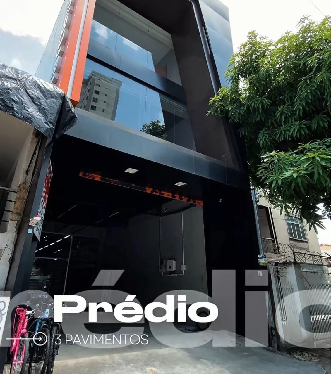Prédio comercial à venda na Av. Gov. José Malcher , 540m2 