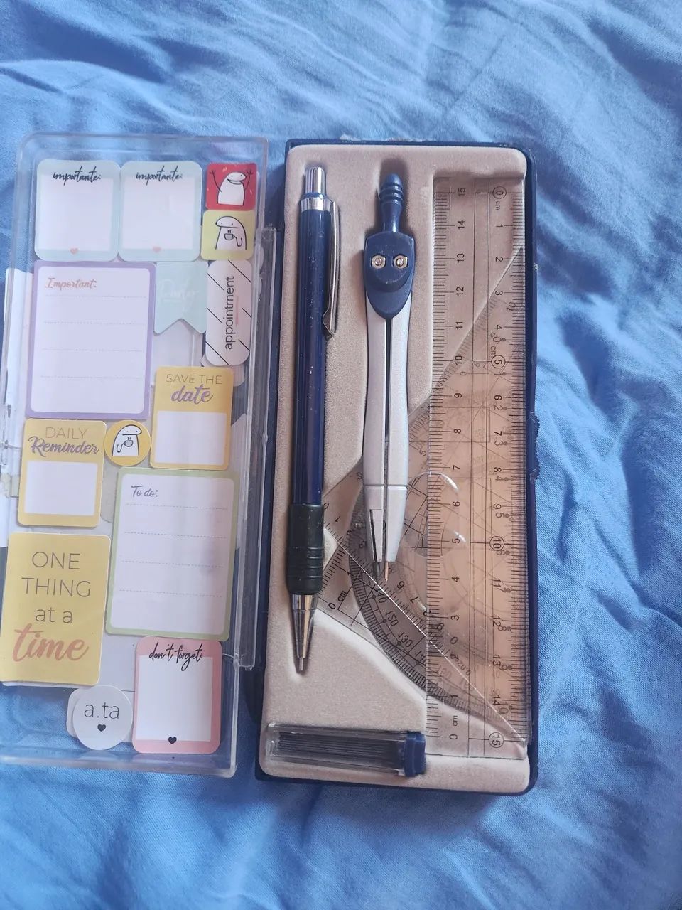 Kit Réguas, compasso, lapiseira e grafite 