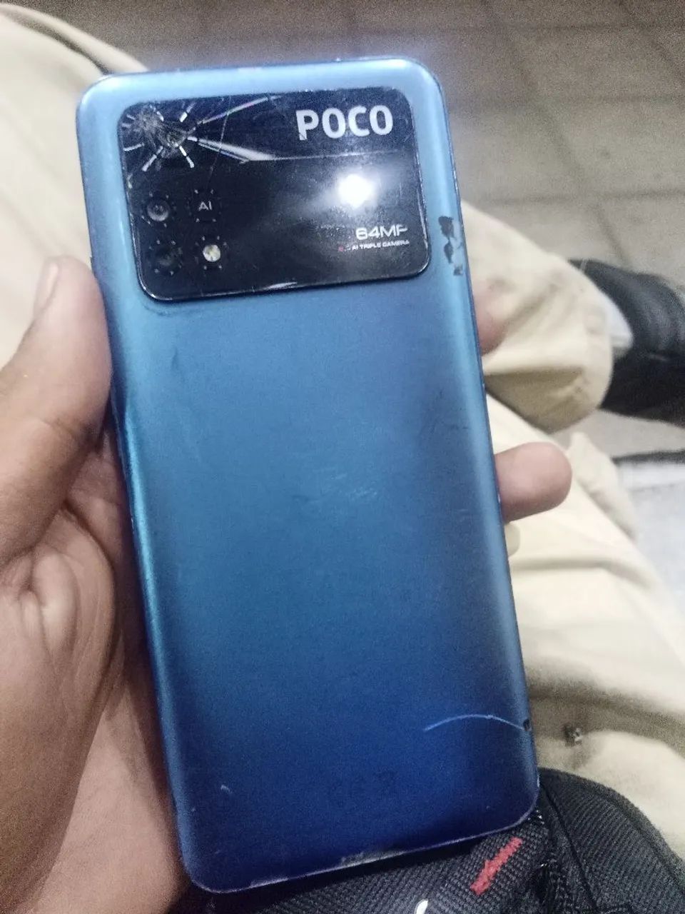Poco m4 pro 256gb com marcas de uso mas funcionando 100% - Celulares e ...