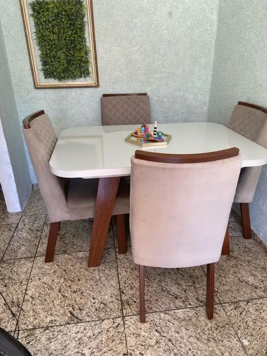 Conjunto de Mesa e Cadeiras para Jantar