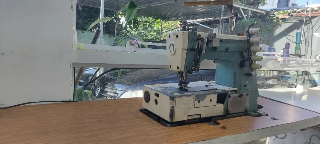 Maquina de costura galoneira Kansai