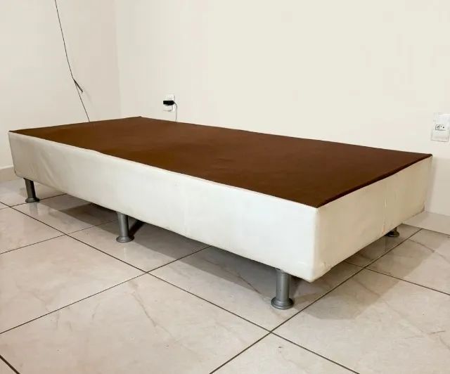 Box para colchão de solteiro 