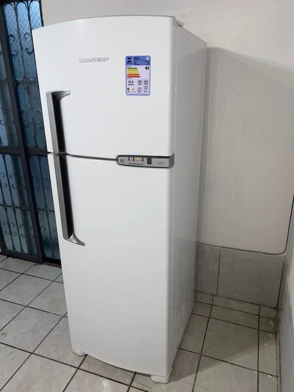 VENDO GELADEIRA BRASTEMP FROST FREE 