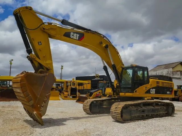 PROMOÇÃO Escavadeira Caterpillar 345D 2009 totalmente revisada 
