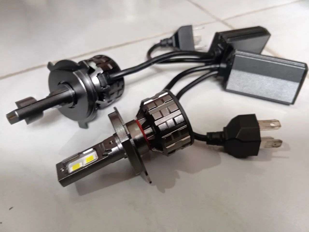 Lanpada de led h4 para carro  - Foto 3