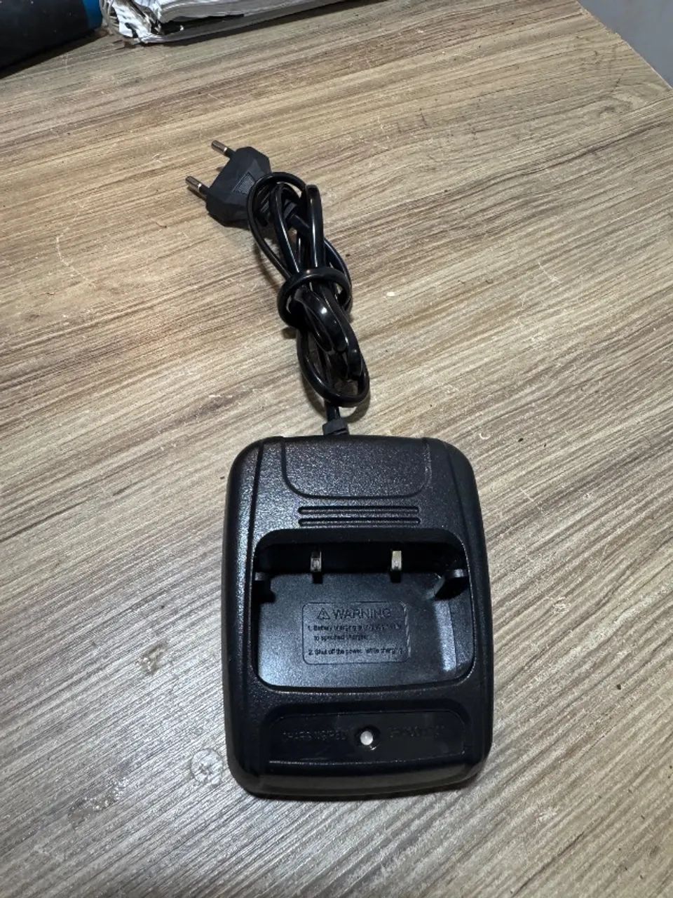 BASE CARREGADOR RADIO COMUNICADOR 