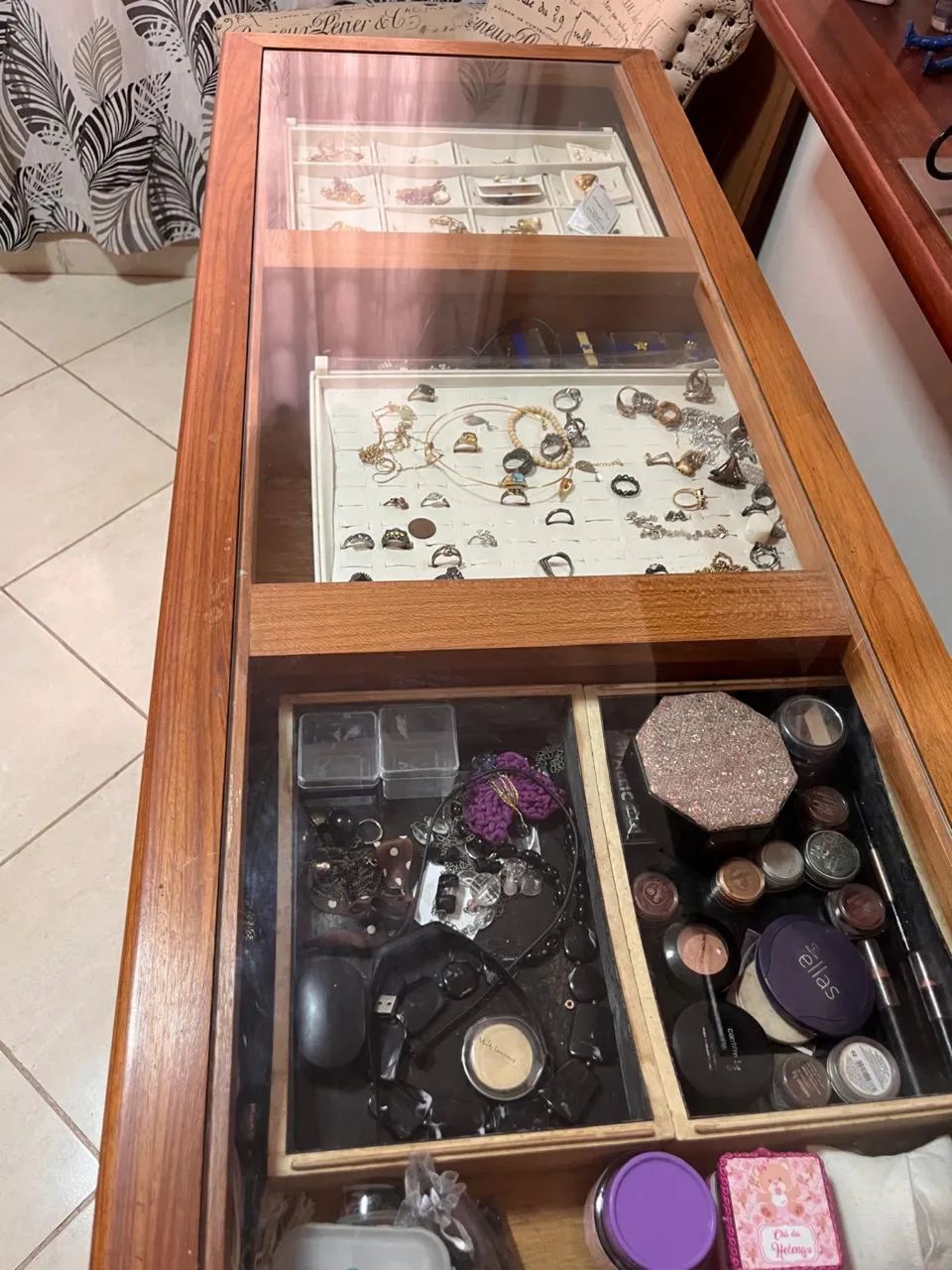 Cômoda de madeira maciça  - Foto 2