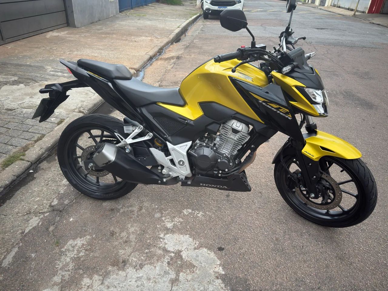 CB300F 24/24 ABS 