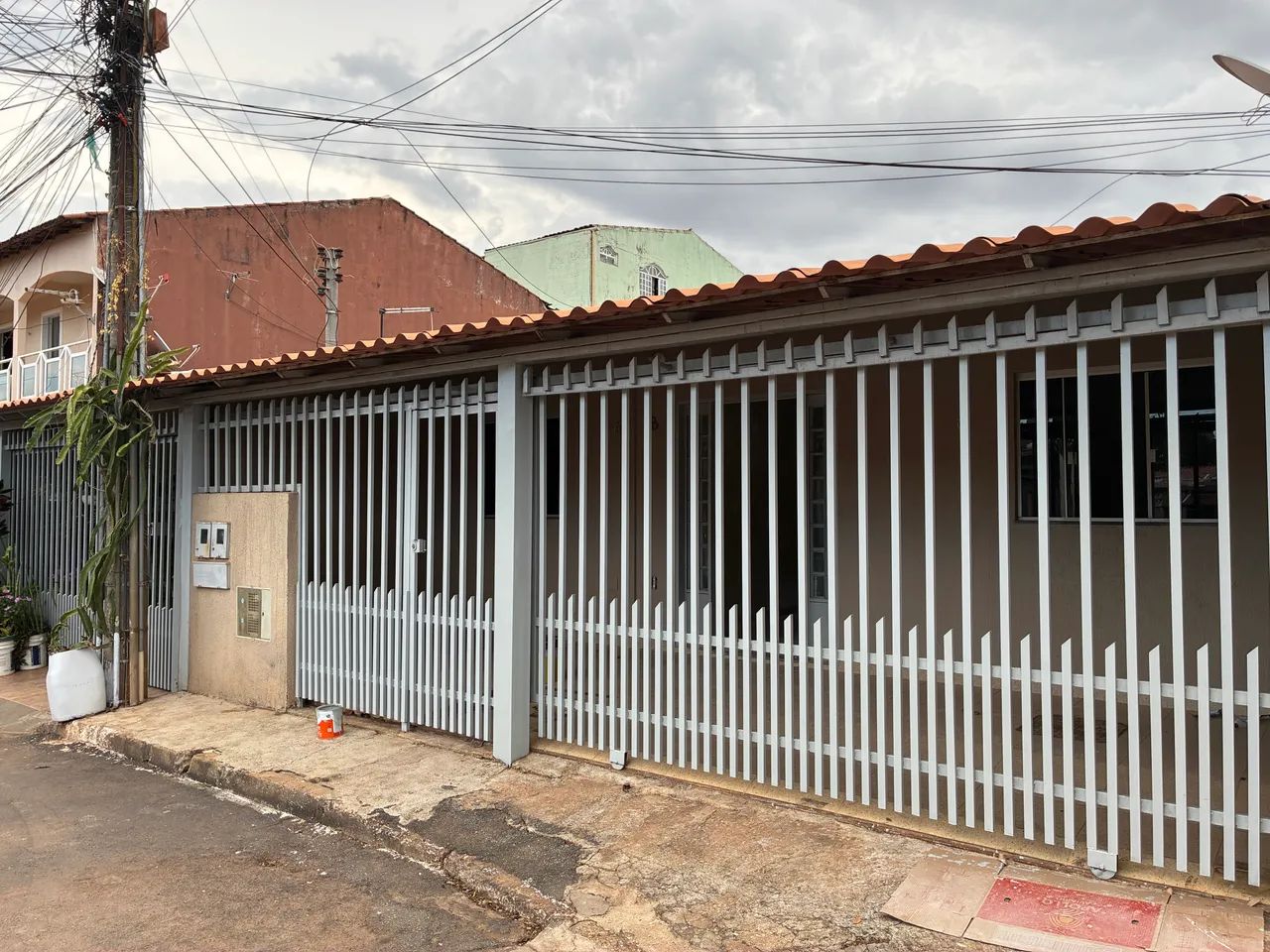 Vendo casa de esquina nascente Qr01