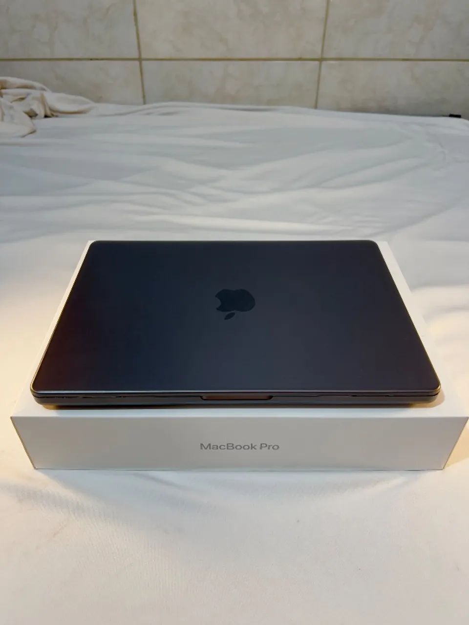 MacBook Pro M2 Pro 1TB 16GB 230 ciclos completo