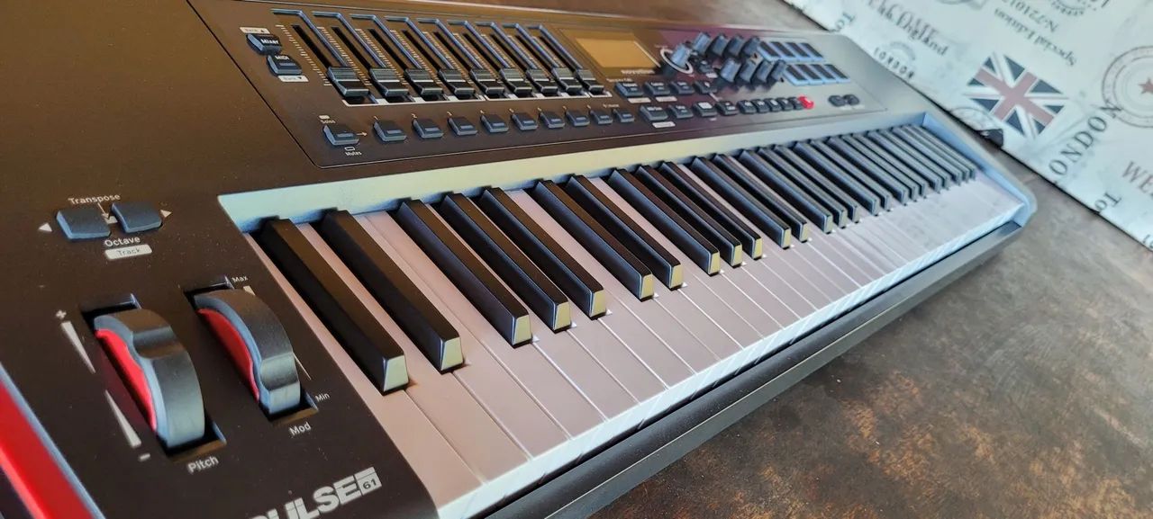 Teclado Controlador Novation Impulse Midi Usb Case Estofado - Foto 5