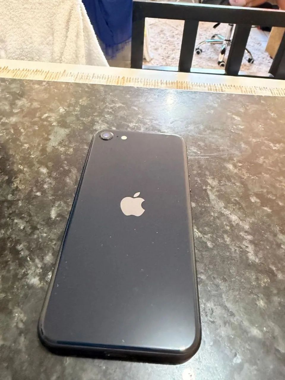 iPhone SE (2022 | 3ª Geração) - 64 GB - Midnight (Meia-noite)