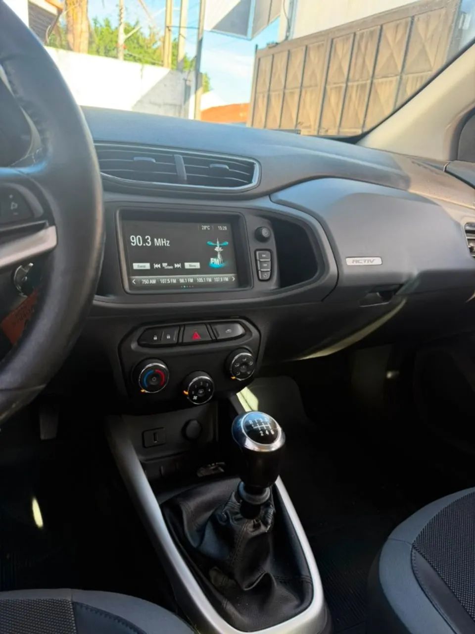 Chevrolet Onix Activ 1.4 8V Flex Mec. 4P 2019 - Foto 10