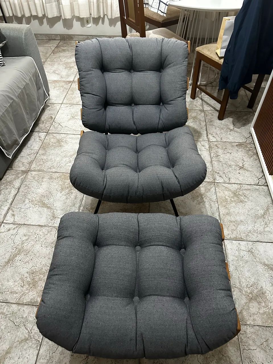 Poltrona Costela Slim Cinza - Abra Casa