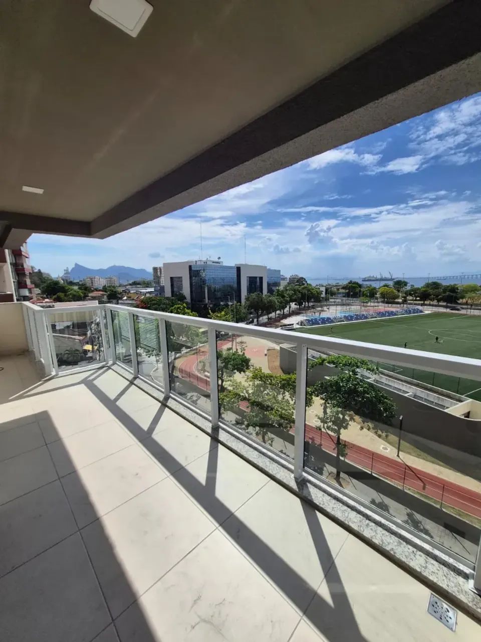 Apartamento à venda | 84m l 2 quartos - Andar alto | Excelente localização - Foto 2