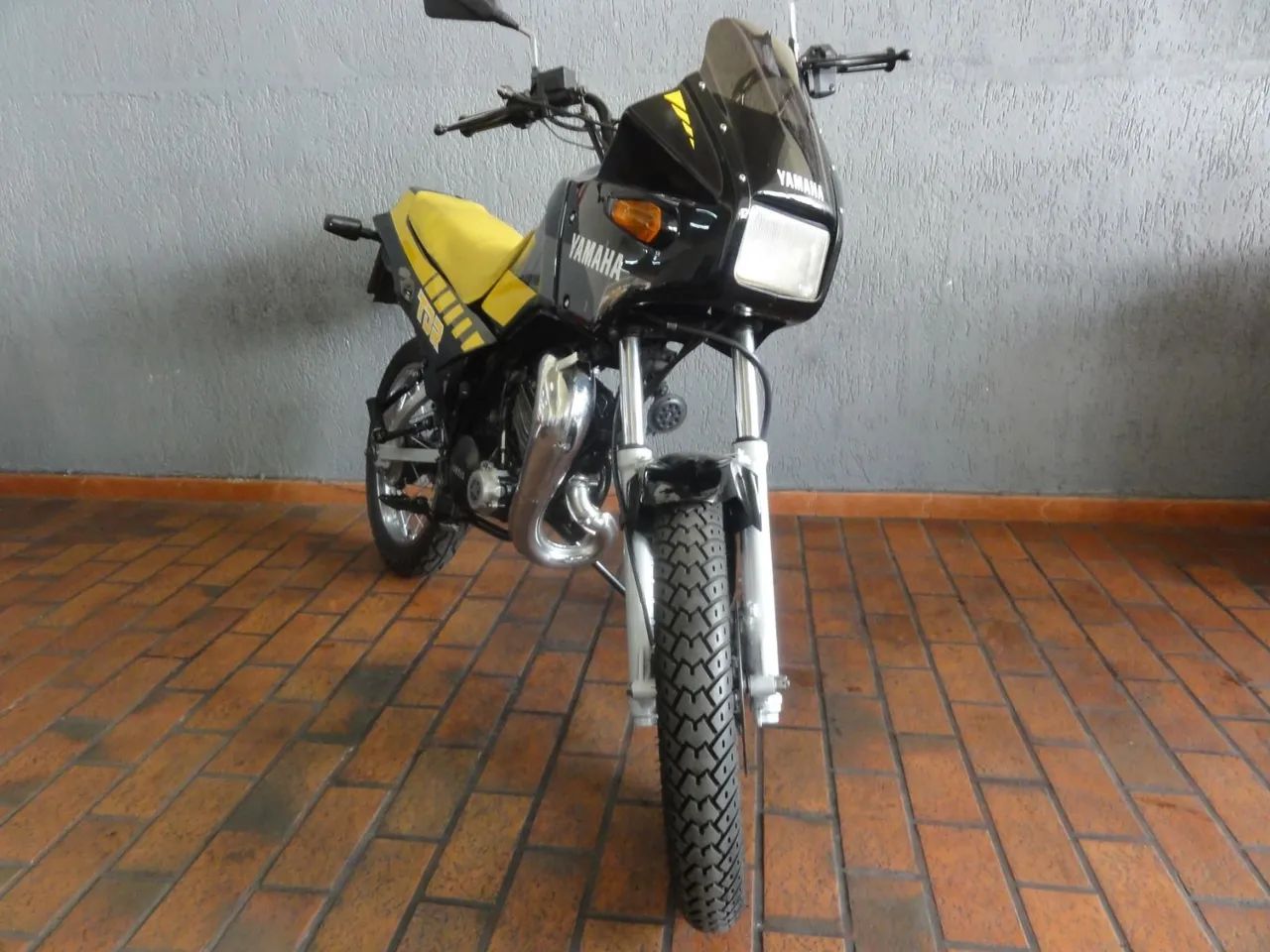 TDR 180 1989 RESTAURADA PNEUS NOVOS DUAS DESCARGAS 