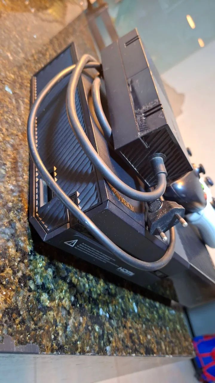 Xbox One 500GB 2 Controles - Foto 2