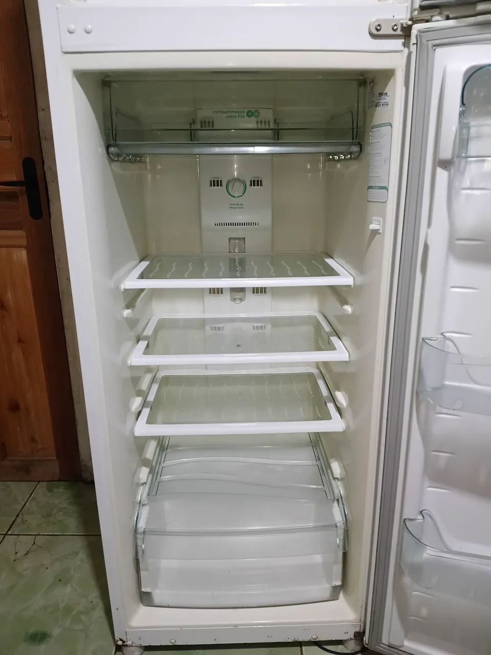 Geladeira com defeito - Foto 4