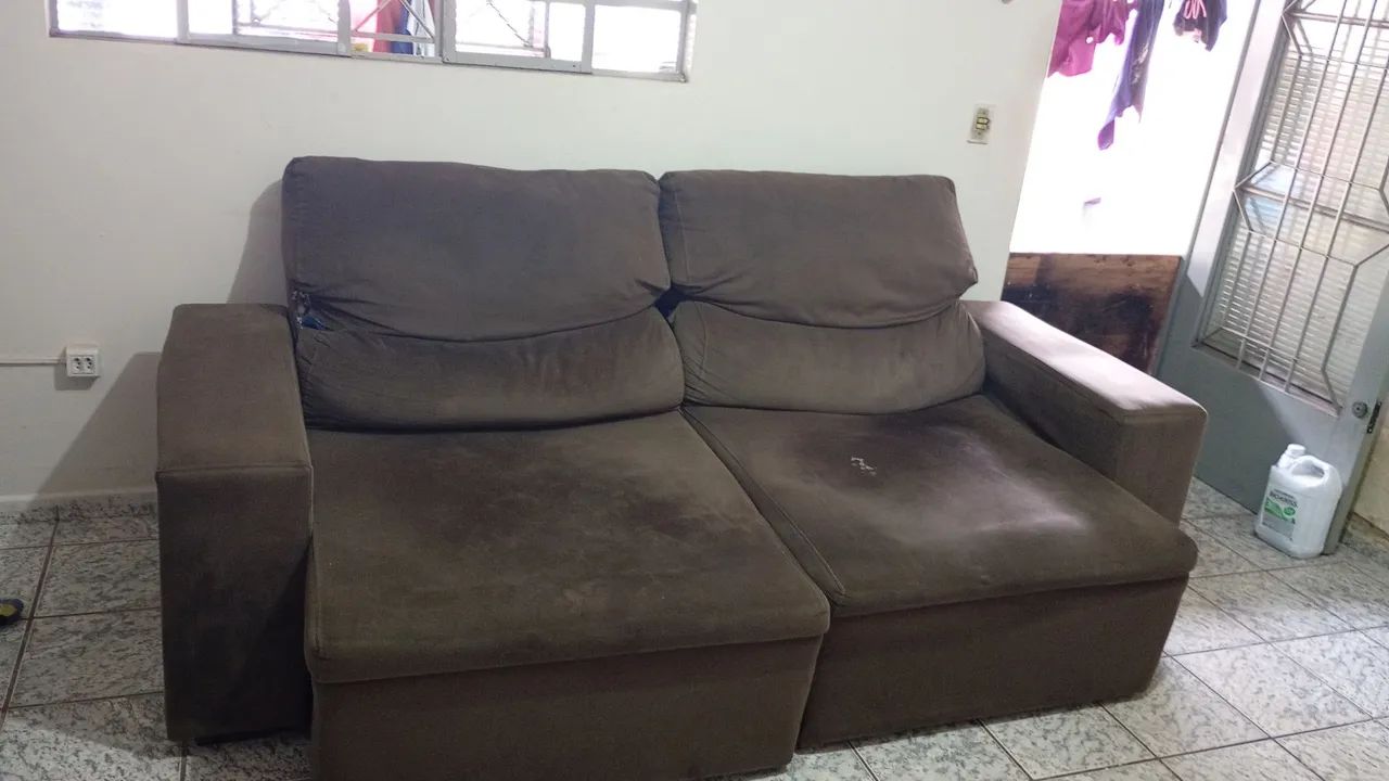 Sofá retrátil e reclinável