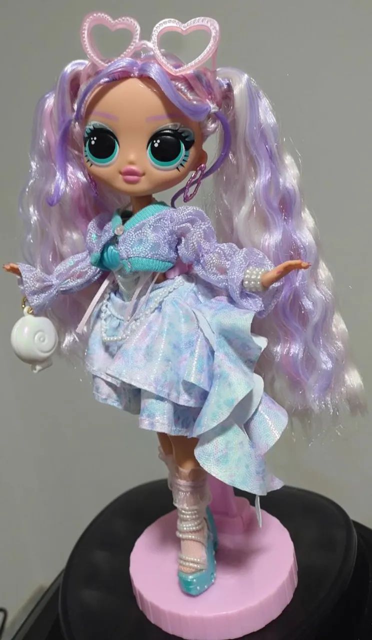 Boneca Lol Omg Pearla completa. Leia a descrição 