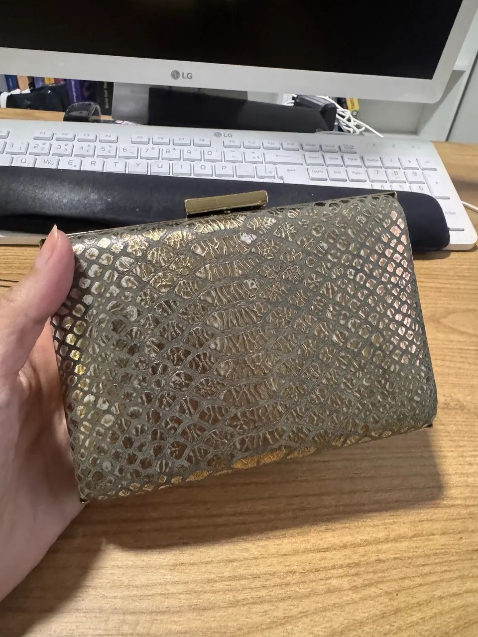 CLUTCH DOURADA AREZZO - Foto 4