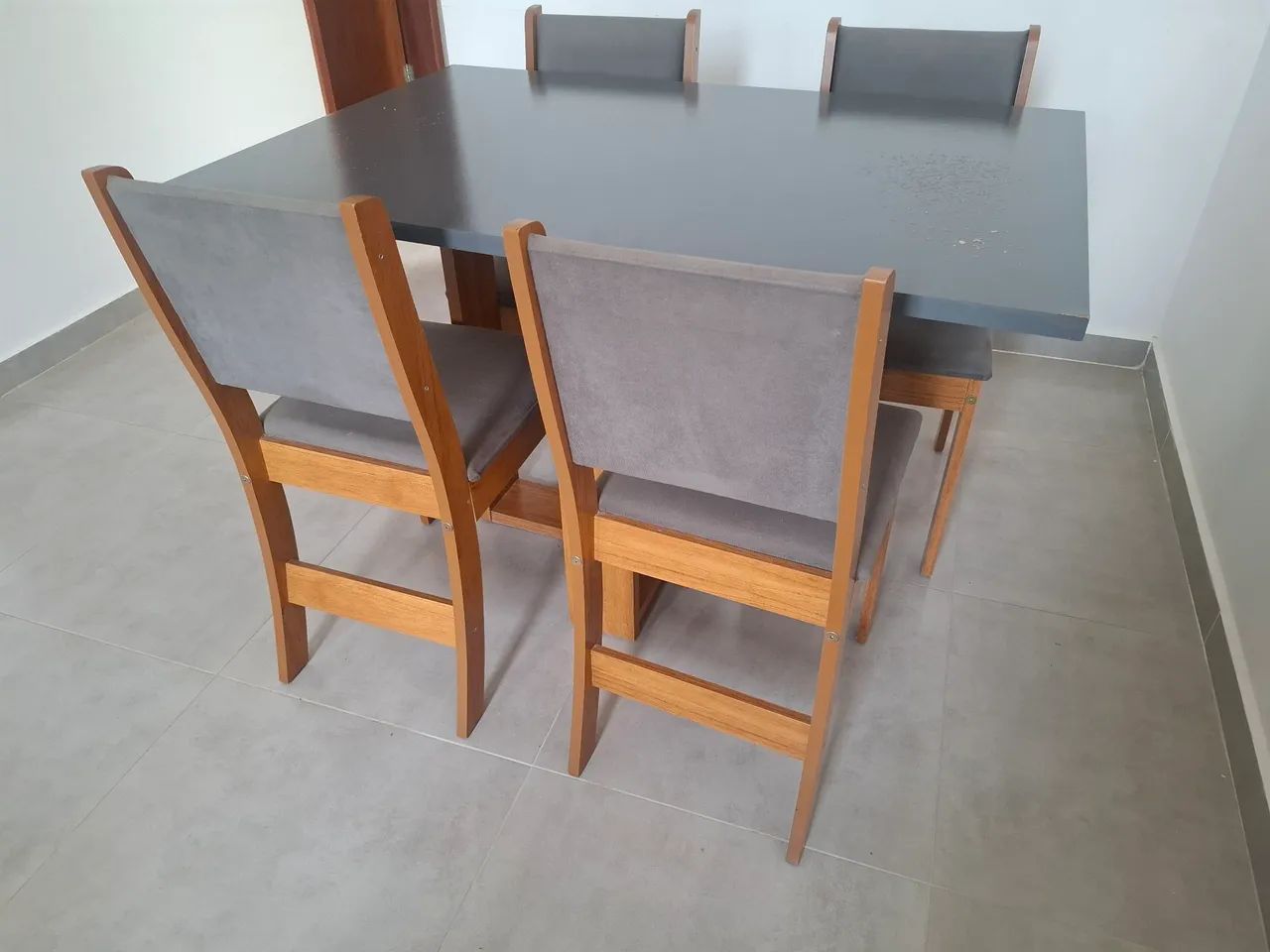 Mesa de 4 cadeiras 