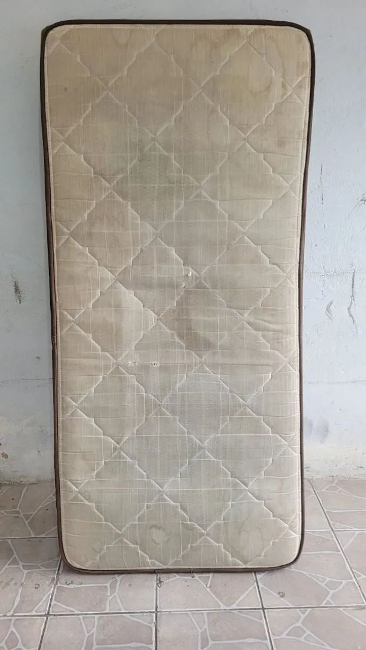 Colchão de solteiro espuma 