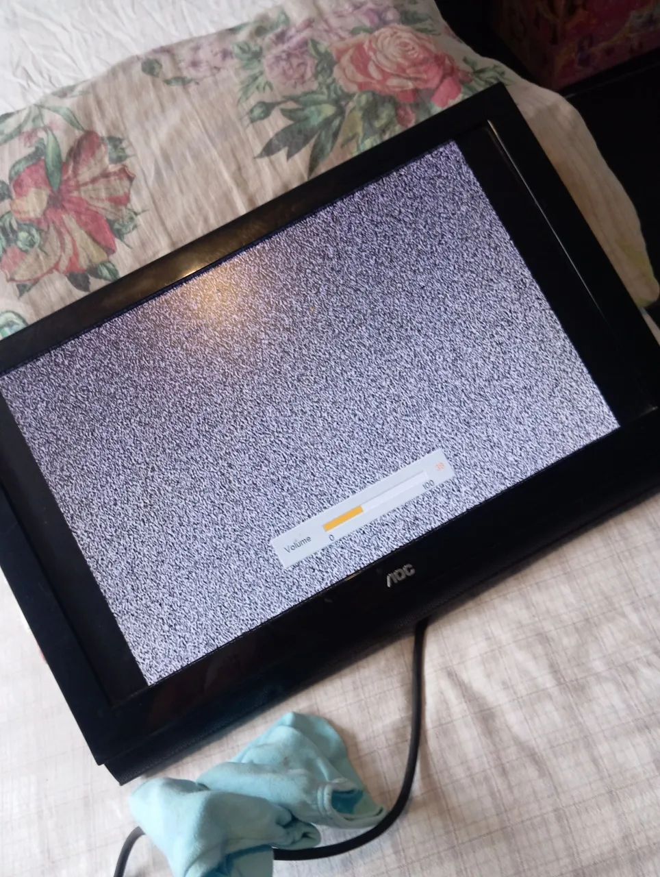 Vendo uma tv, 14 polegadas.... funcionando tudo não é smart  - Foto 4
