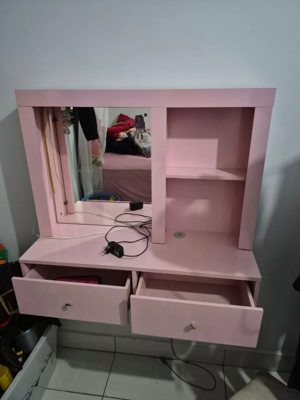 Dressing Table468261423075174402