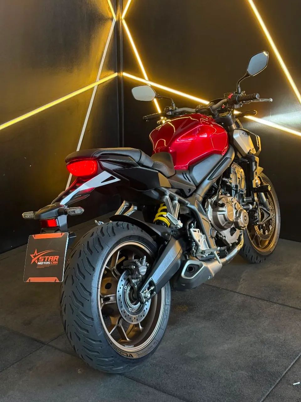 CB 650 R 2022 - Foto 2