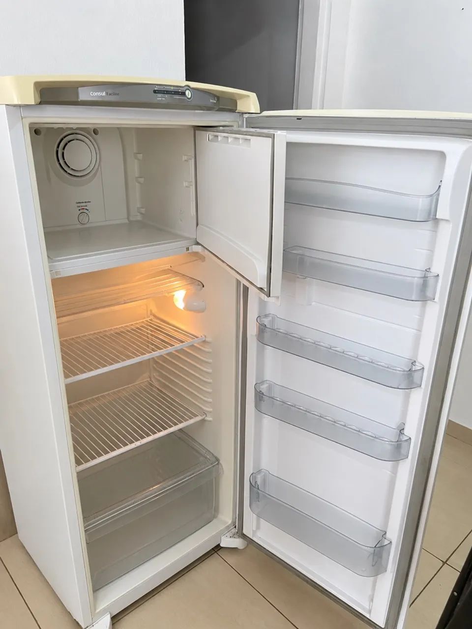 Geladeira cônsul 