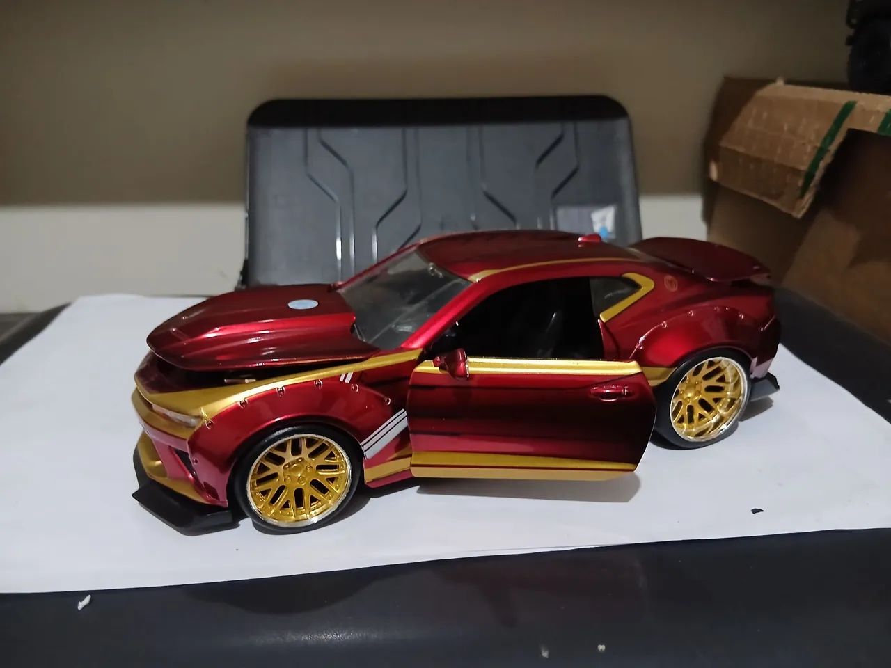 Miniatura Camaro jada 1/24 homem de ferro(descrição) - Foto 2