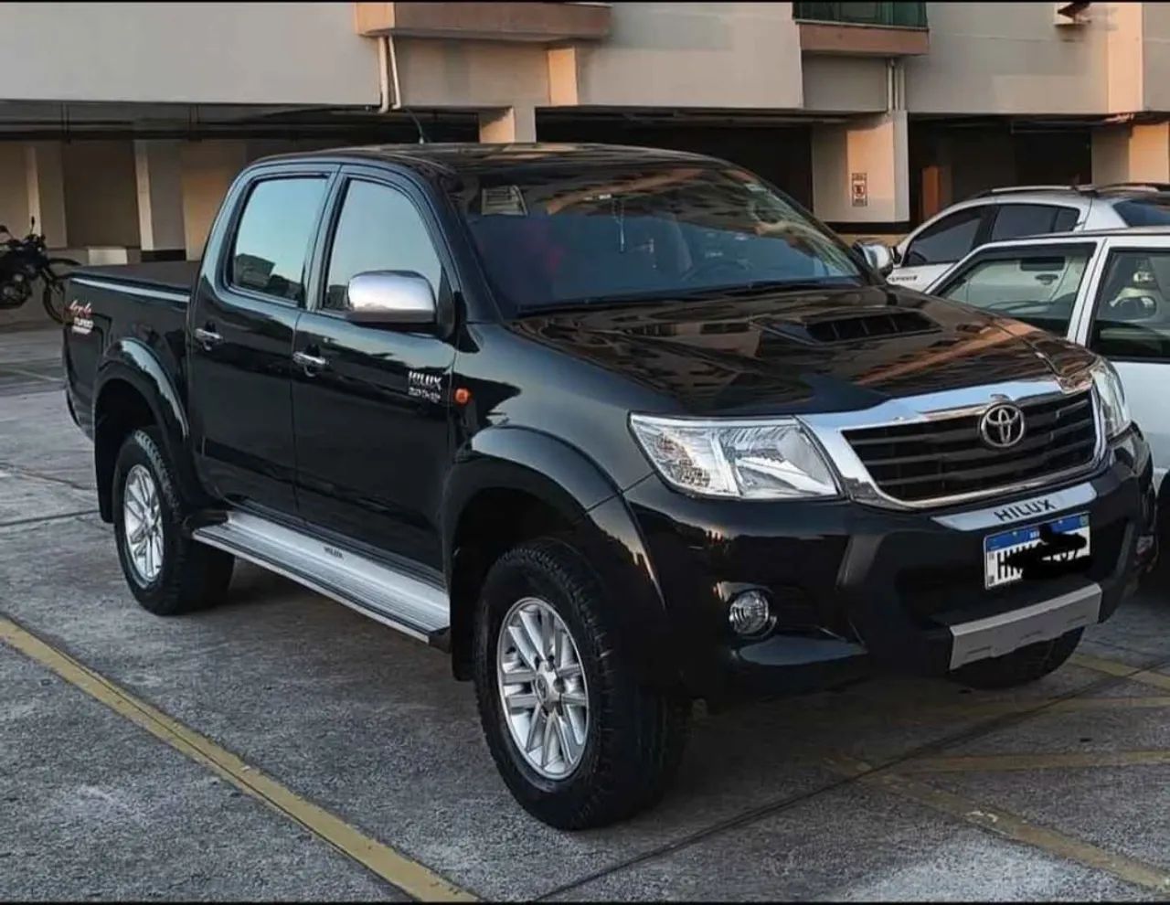 Toyota Hilux Hilux CD SR D4-D 4x4 3.0 TDI Dies Aut. 2013