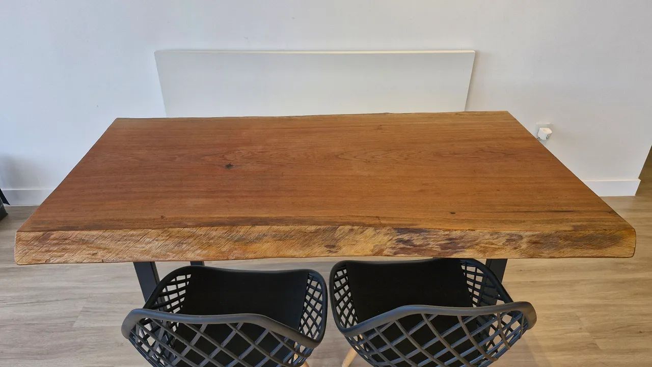 Mesa madeira maciça 