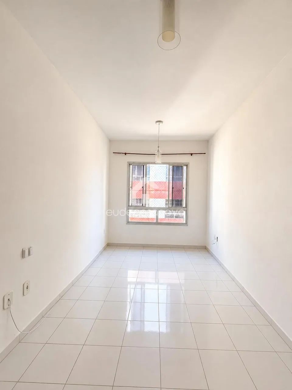 Apto Res. Espanha, 2 qts, Semi-Mobiliado - Foto 2