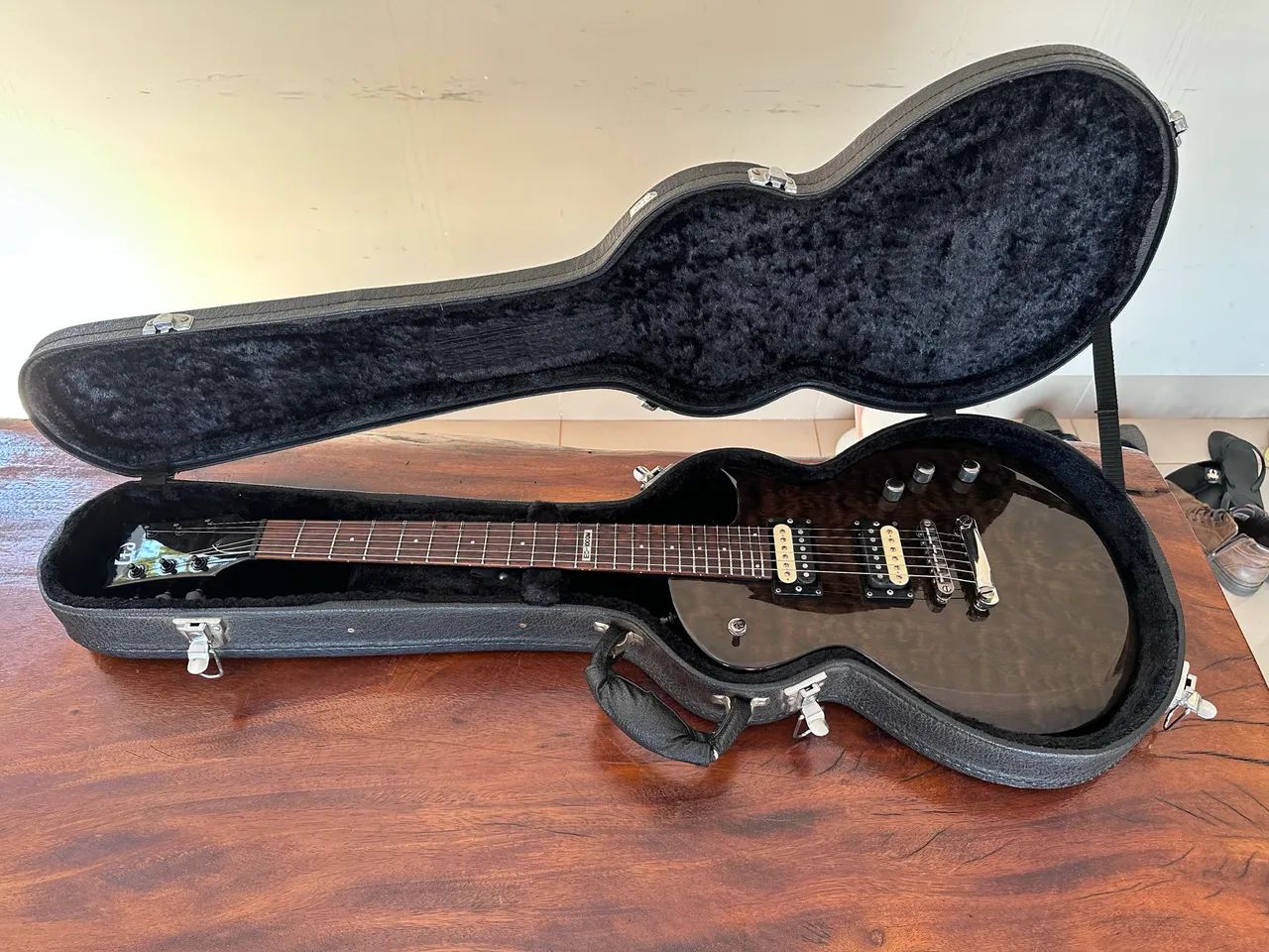 Guitarra LTD ESP Customizada - Foto 2