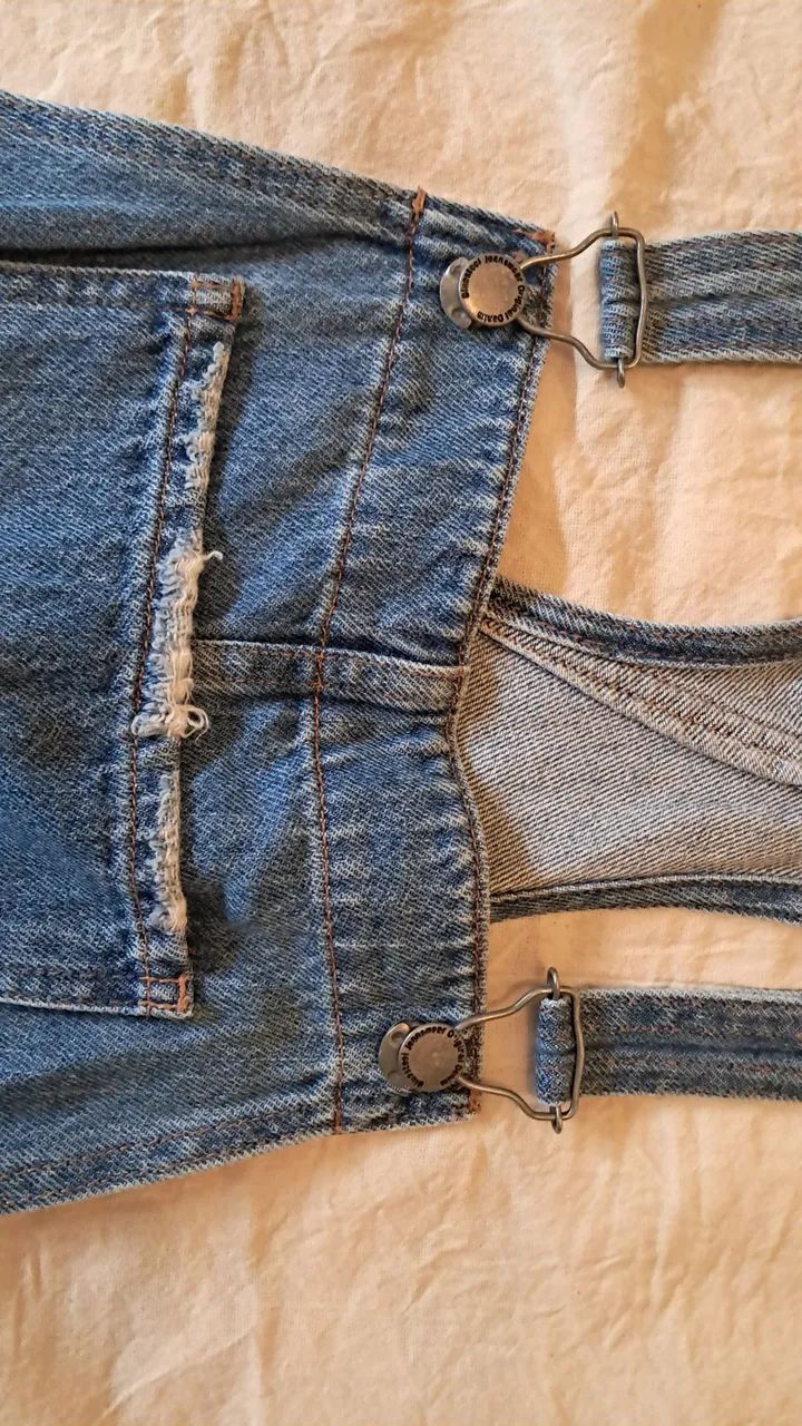 Macacão jeans C&A tam G - Foto 4