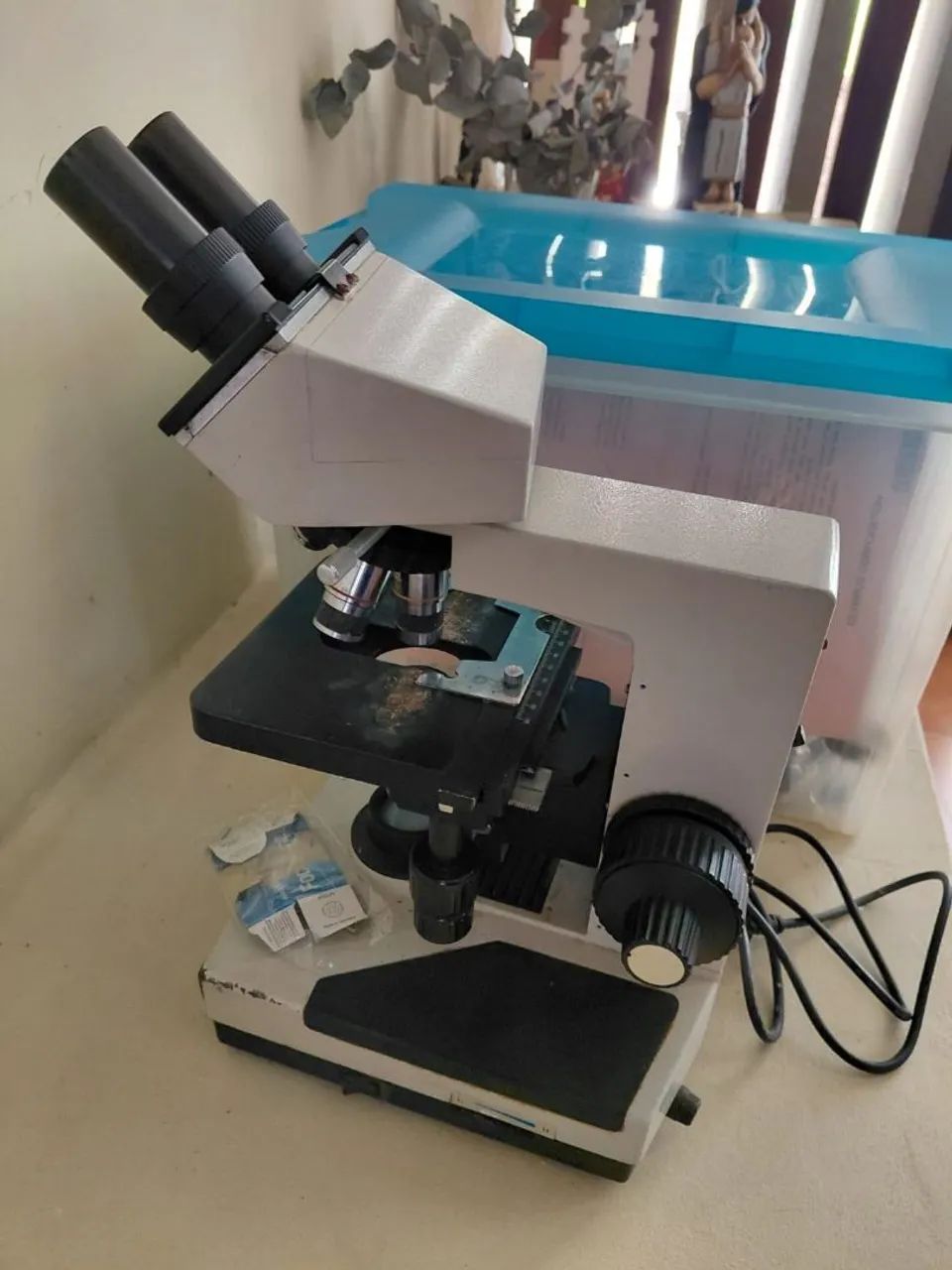 Microscópio de análise 